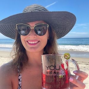 Meet your Posher, Thalia